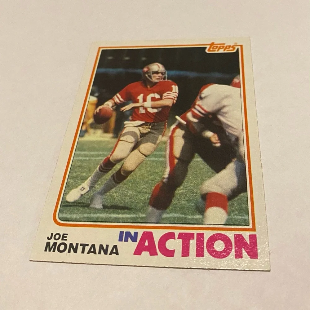 Joe Montana 1982 in action Topps Football Card Vintage Collectible